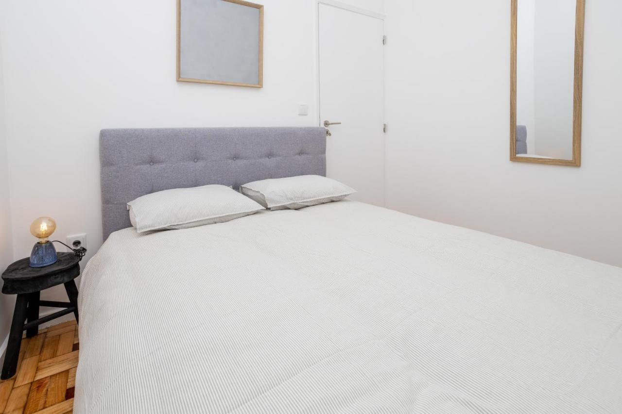 Douro Afurada Boutique Apartments บีลาโนวาเดกายา ภายนอก รูปภาพ