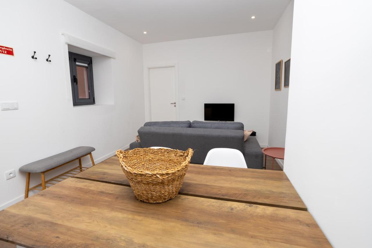 Douro Afurada Boutique Apartments บีลาโนวาเดกายา ภายนอก รูปภาพ